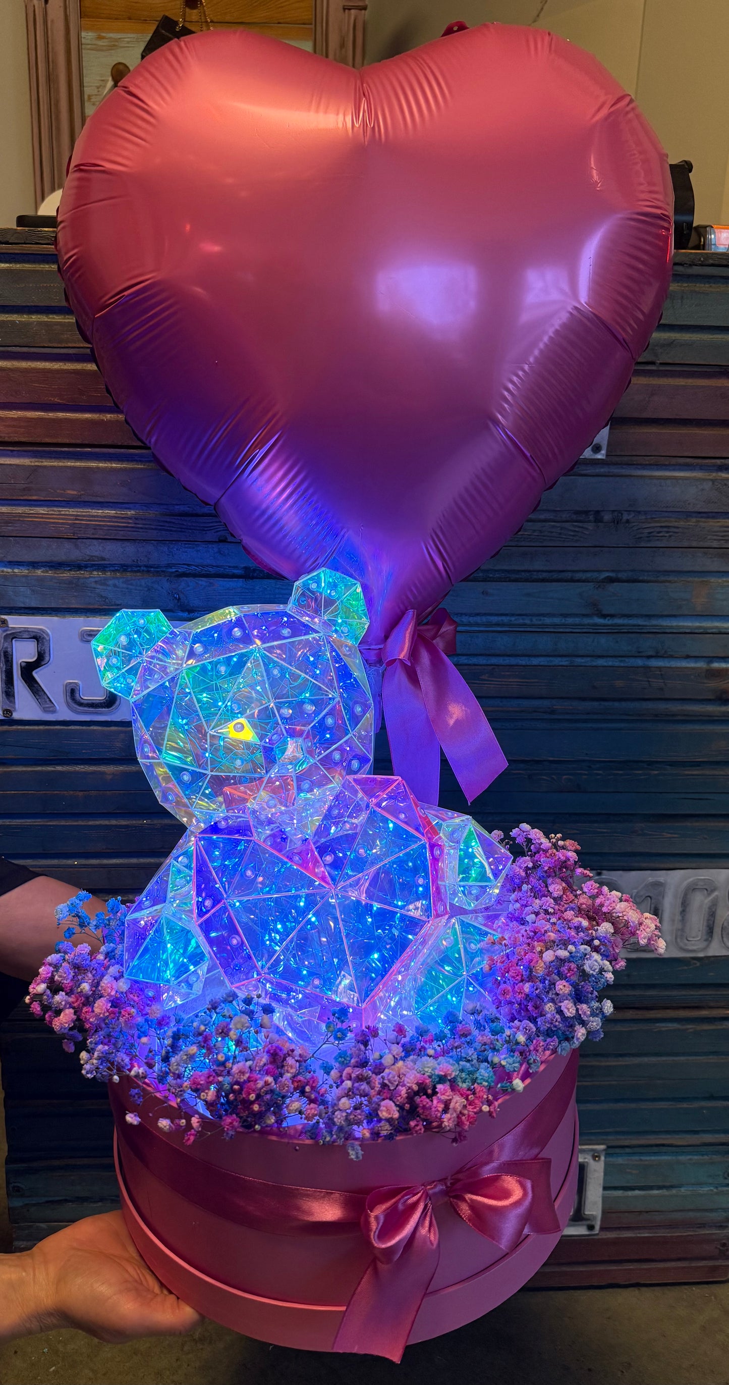 Miś Świecący w Flowerbox